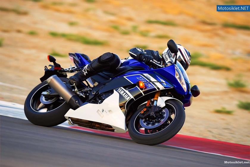 2013-Model-YAMAHA-YZF-R6-039
