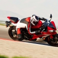2013-Model-YAMAHA-YZF-R6-014