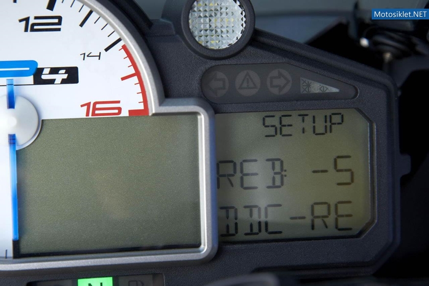 BMW-HP4-2013-Model-001