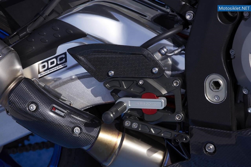 BMW-HP4-2013-Model-009