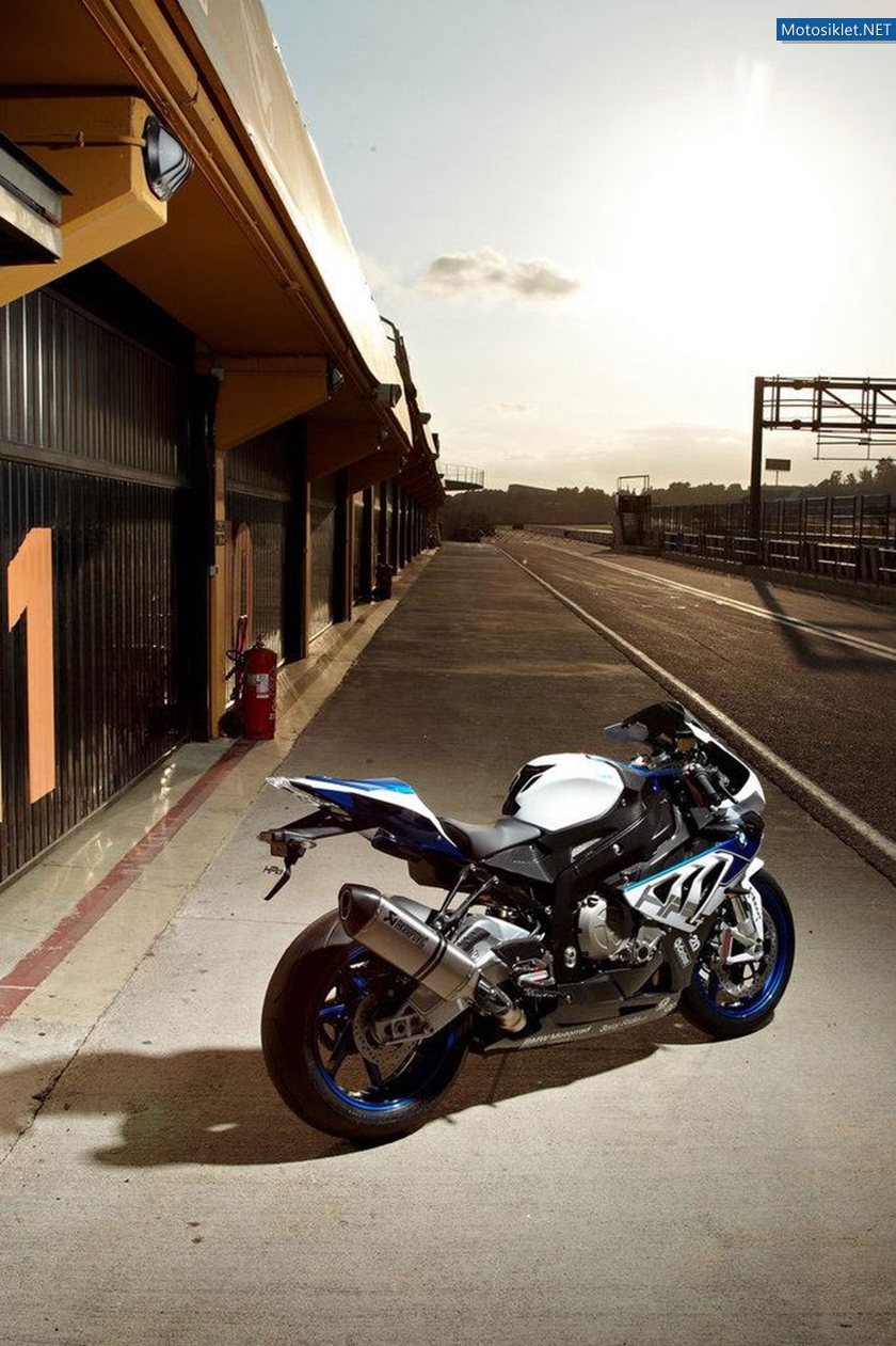 BMW-HP4-2013-Model-016