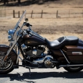 HarleyDavidson-FLHR-RoadKing-2013-Model-009