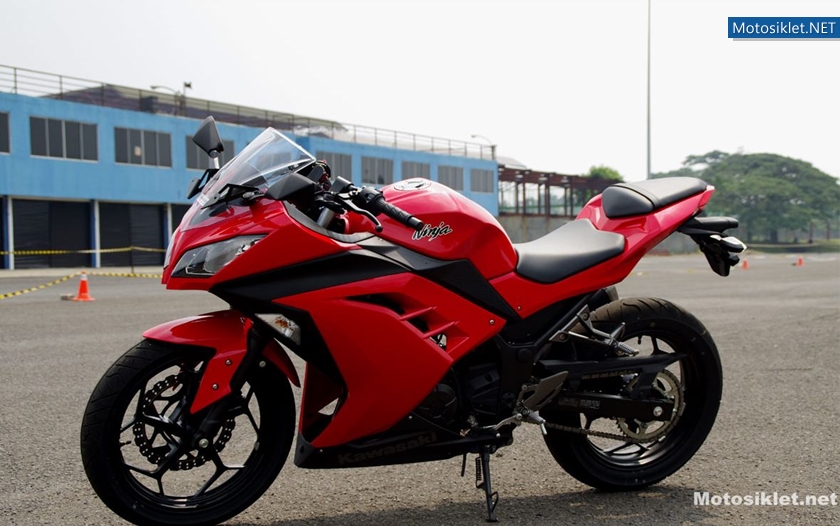 Yeni-KawasakiNinja250R-2013Model-011