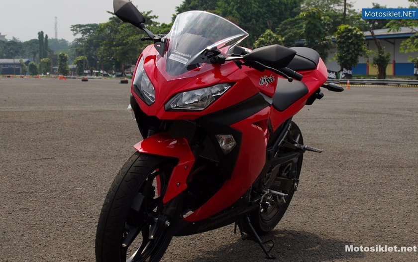 Yeni-KawasakiNinja250R-2013Model-014