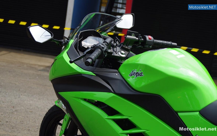 Yeni-KawasakiNinja250R-2013Model-023