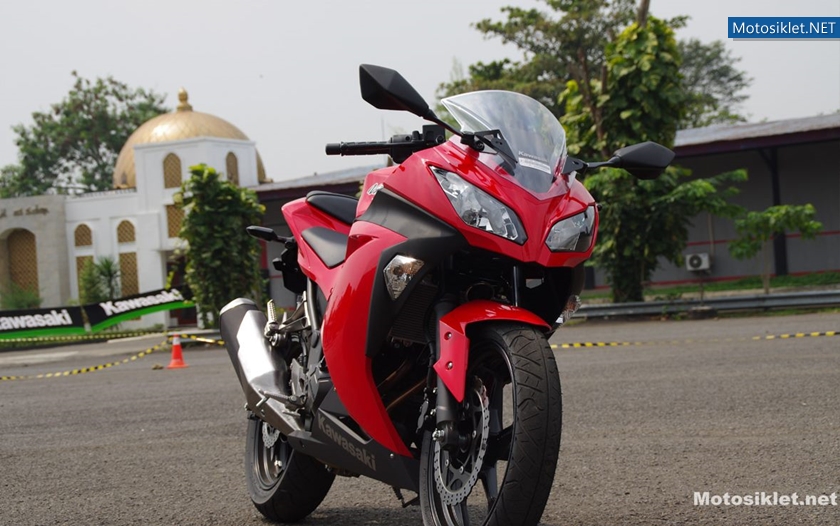 Yeni-KawasakiNinja250R-2013Model-028