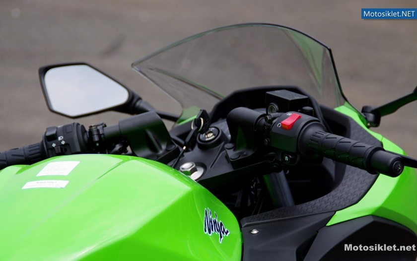 Yeni-KawasakiNinja250R-2013Model-039