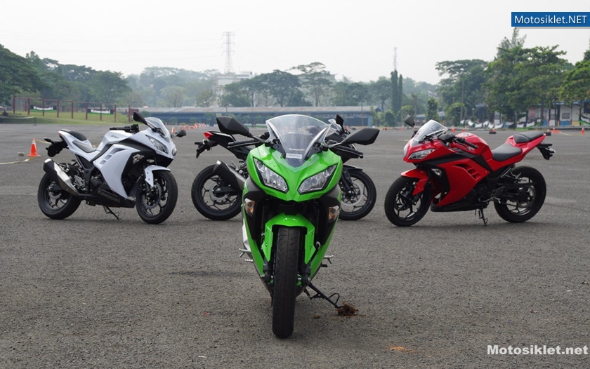 Yeni-KawasakiNinja250R-2013Model-042