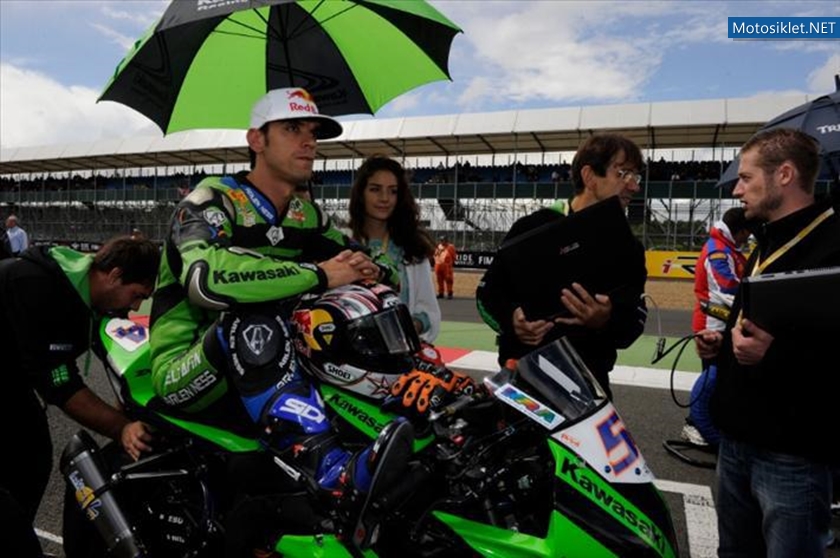 KenanSofuoglu-Silverstone2012WSS-001