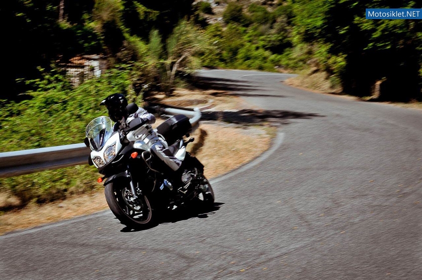 Suzuki-V-Strom650ABS-2012-016