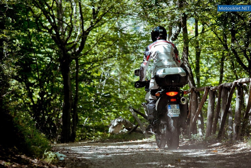 Suzuki-V-Strom650ABS-2012-020