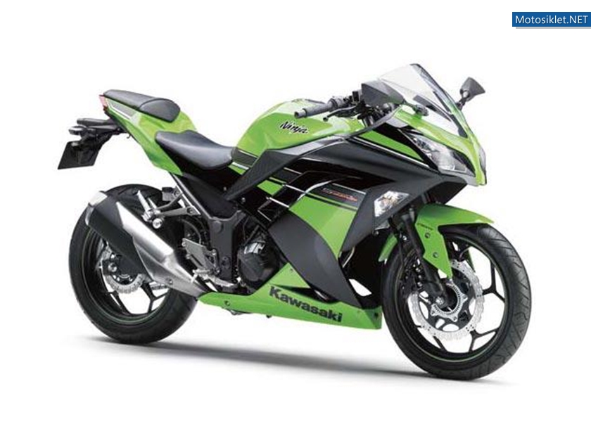 2013-KawasakiNinja-250R-037