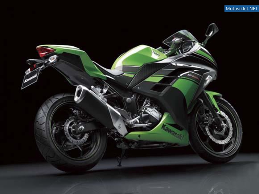 2013-KawasakiNinja-250R-042
