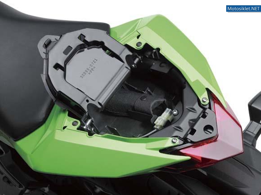 2013-KawasakiNinja-250R-078