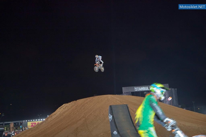 RedBull-XFighters-istanbul-2012-018