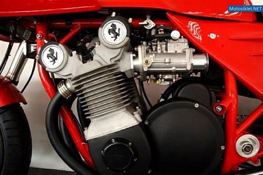 Ozel-uretim-Ferrari-motosiklet-004