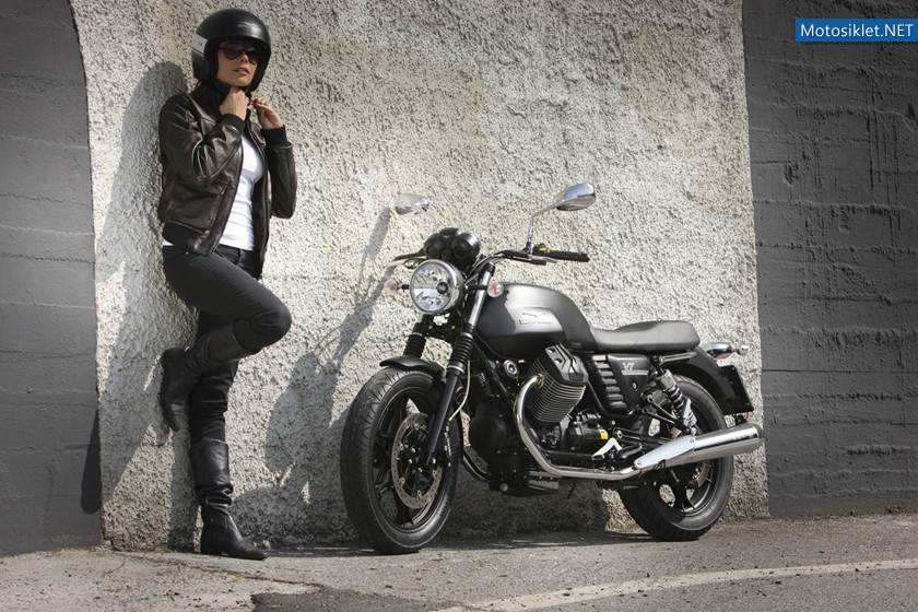 Moto-Guzzi-V7-Stone-2012-003