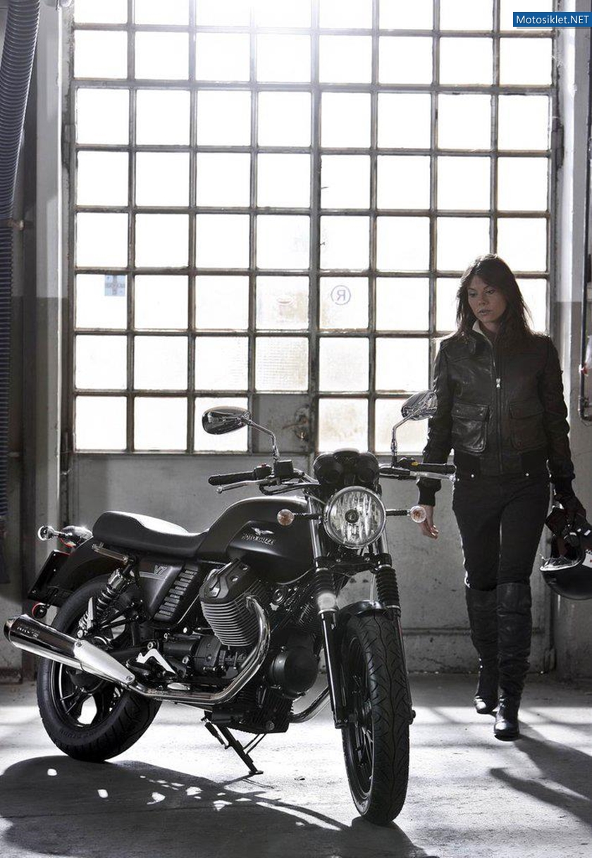 Moto-Guzzi-V7-Stone-2012-007