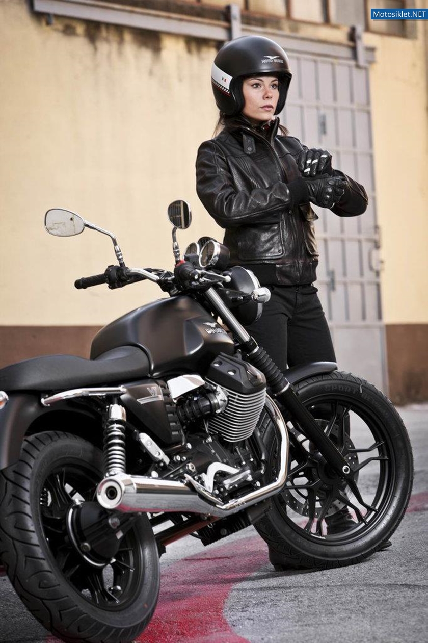 Moto-Guzzi-V7-Stone-2012-009