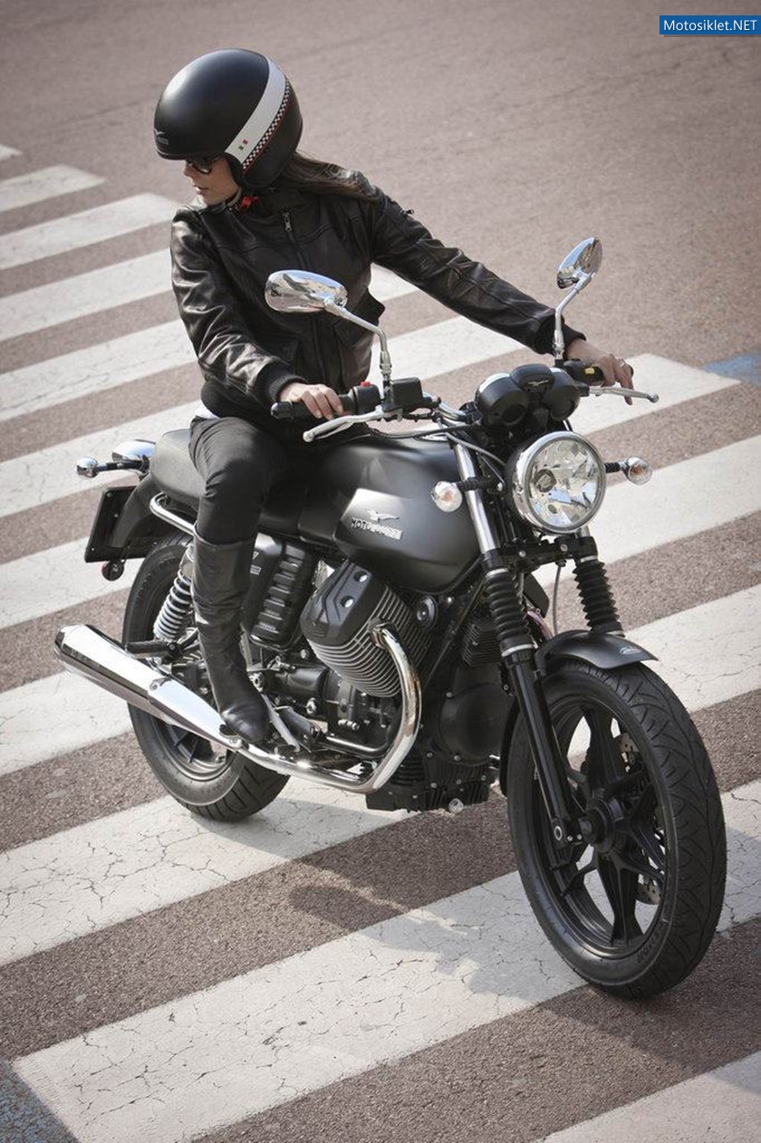 Moto-Guzzi-V7-Stone-2012-028