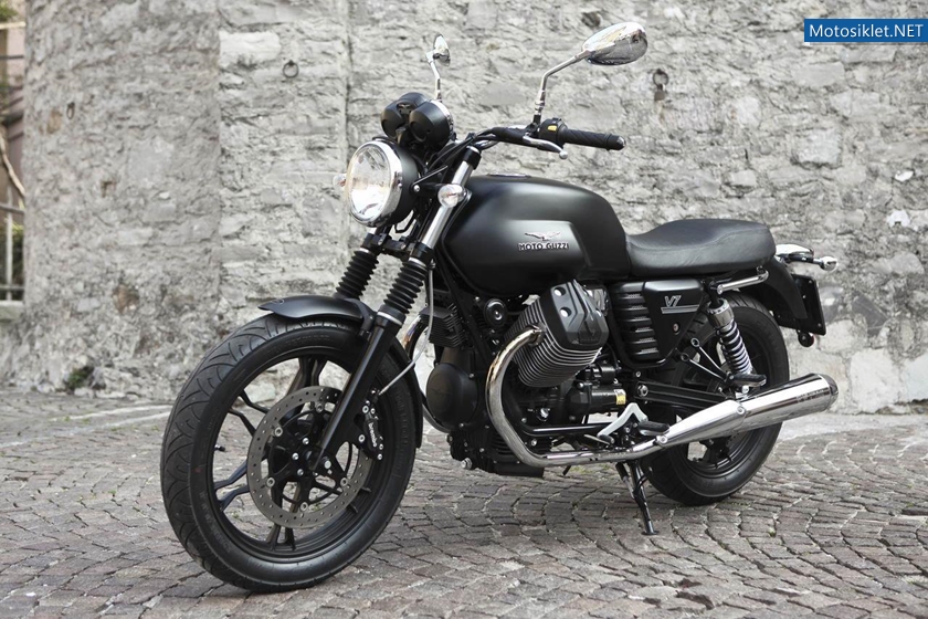 Moto-Guzzi-V7-Stone-2012-055