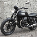 Moto-Guzzi-V7-Stone-2012-055