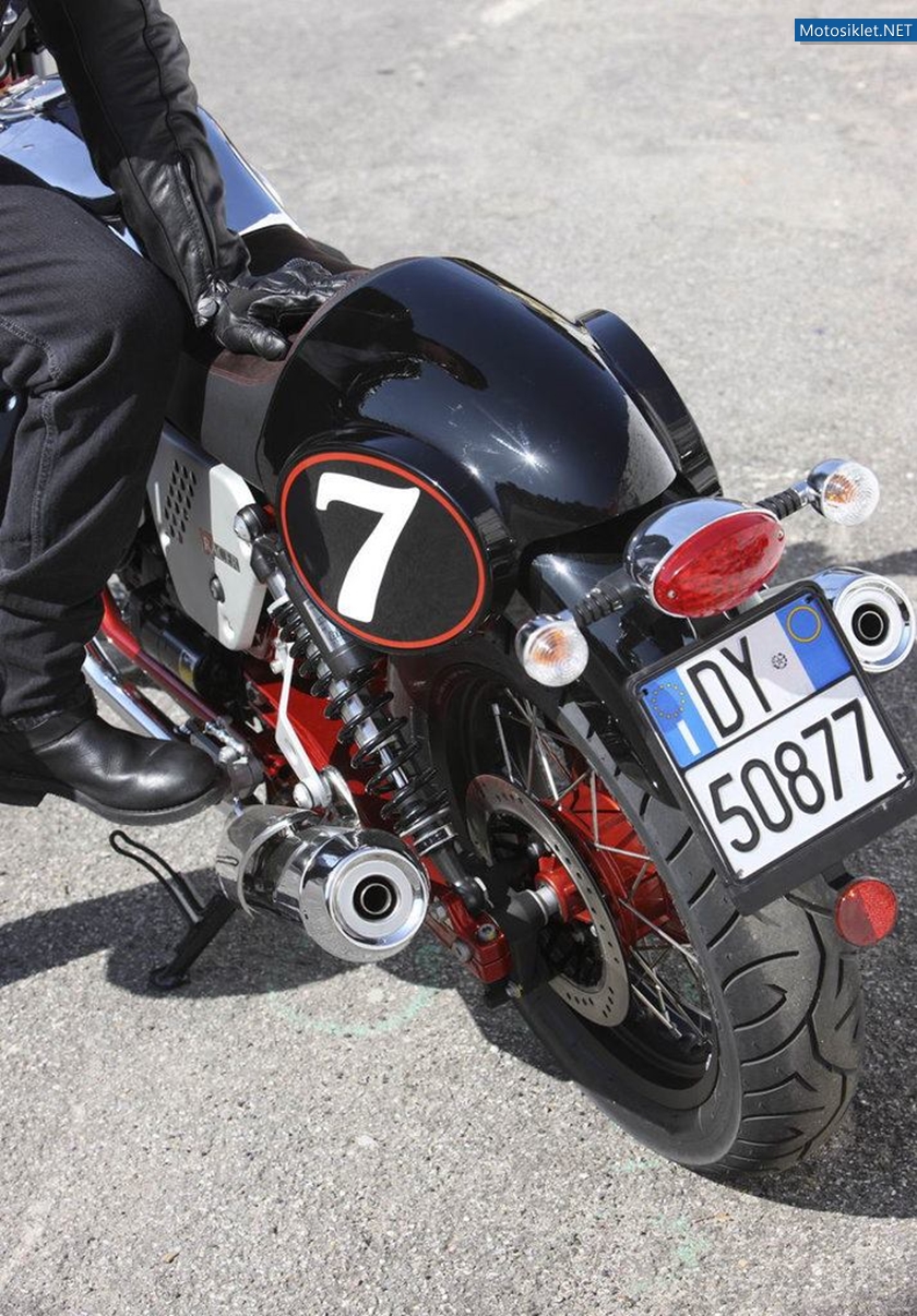 Moto-GuzziV7-Racer-2012-012