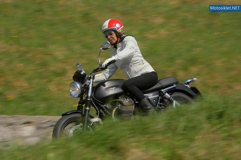 MotoGuzziV7-Gamma-2012-003
