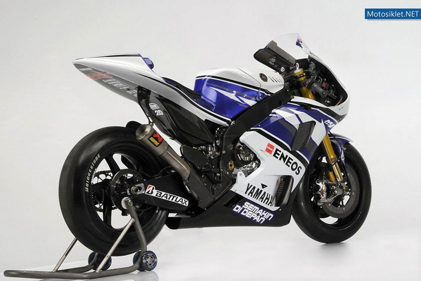 Yamaha-YZRM1-MotoGP-2012-008
