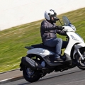 PiaggioBeverlySportTourer-350-Vs-HondaSH300i-021