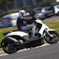 PiaggioBeverlySportTourer-350-Vs-HondaSH300i-034