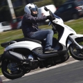 PiaggioBeverlySportTourer-350-Vs-HondaSH300i-042