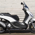 PiaggioBeverlySportTourer-350-Vs-HondaSH300i-060