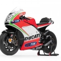 Ducati-Desmosedici-GP12-023