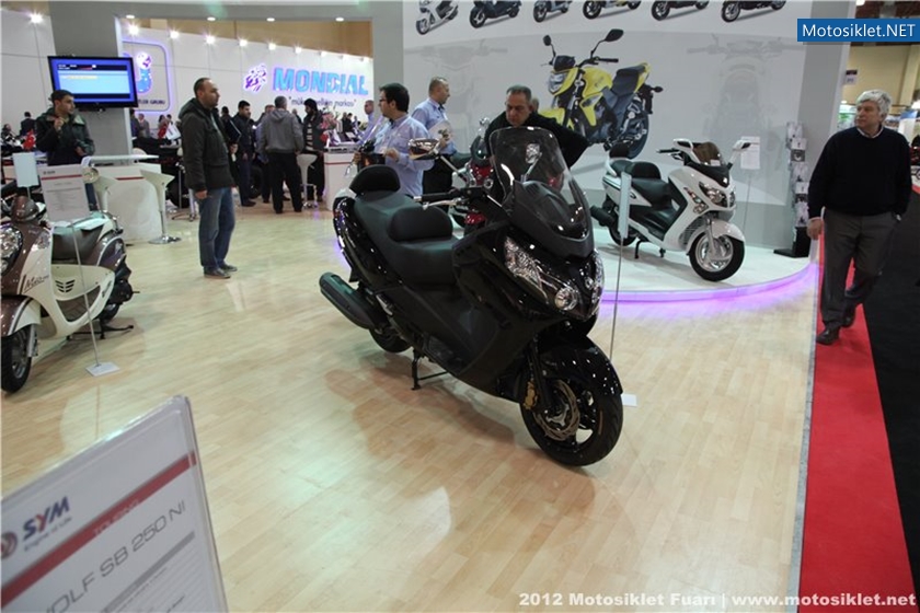 2012MotosikletFuari-SYM-MotoranStandi-001