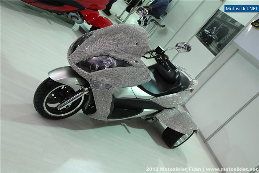 2012MotosikletFuari-Bumoto-Cectek-Standi-001