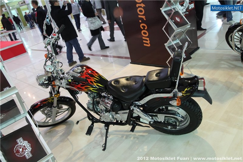 2012MotosikletFuari-RegalRaptorStandi-009