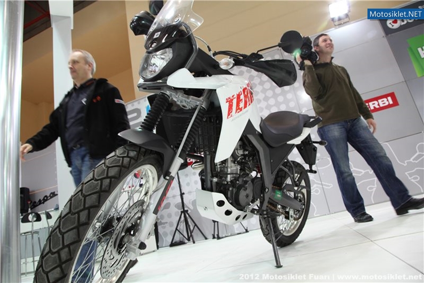 2012-MotosikletFuari-Aprilia-Vespa-Gilera-MotoGuzziStandi-001