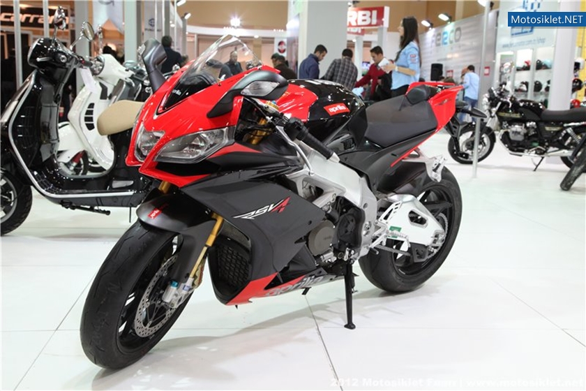 2012-MotosikletFuari-Aprilia-Vespa-Gilera-MotoGuzziStandi-011