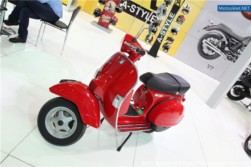 2012-MotosikletFuari-Aprilia-Vespa-Gilera-MotoGuzziStandi-012