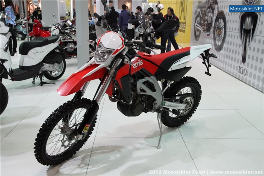 2012-MotosikletFuari-Aprilia-Vespa-Gilera-MotoGuzziStandi-015