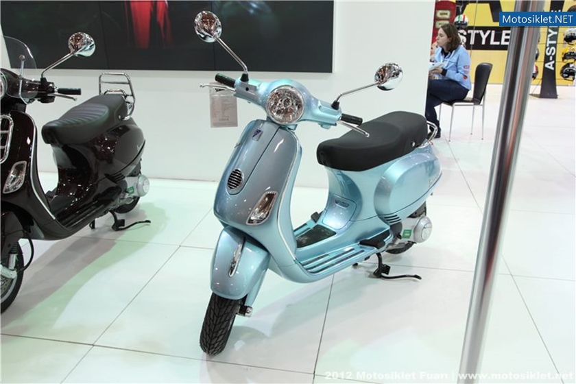 2012-MotosikletFuari-Aprilia-Vespa-Gilera-MotoGuzziStandi-017