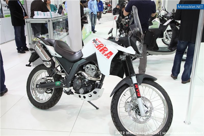 2012-MotosikletFuari-Aprilia-Vespa-Gilera-MotoGuzziStandi-024