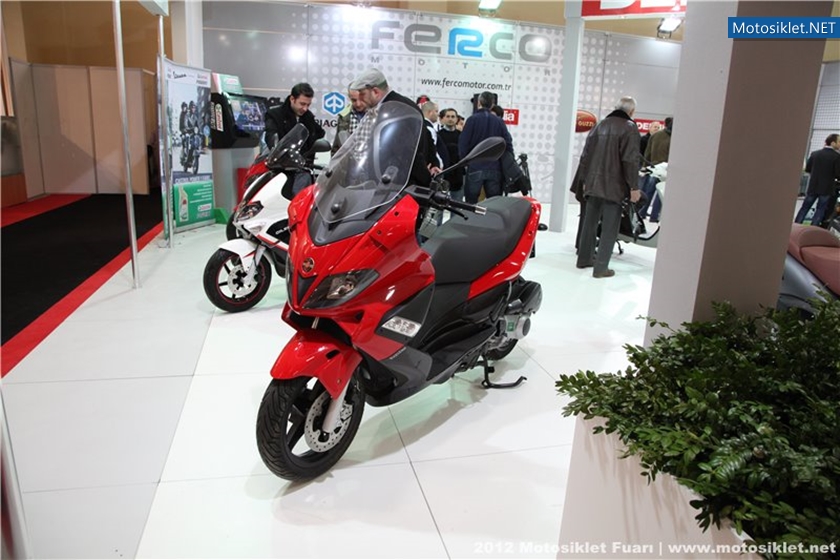 2012-MotosikletFuari-Aprilia-Vespa-Gilera-MotoGuzziStandi-027