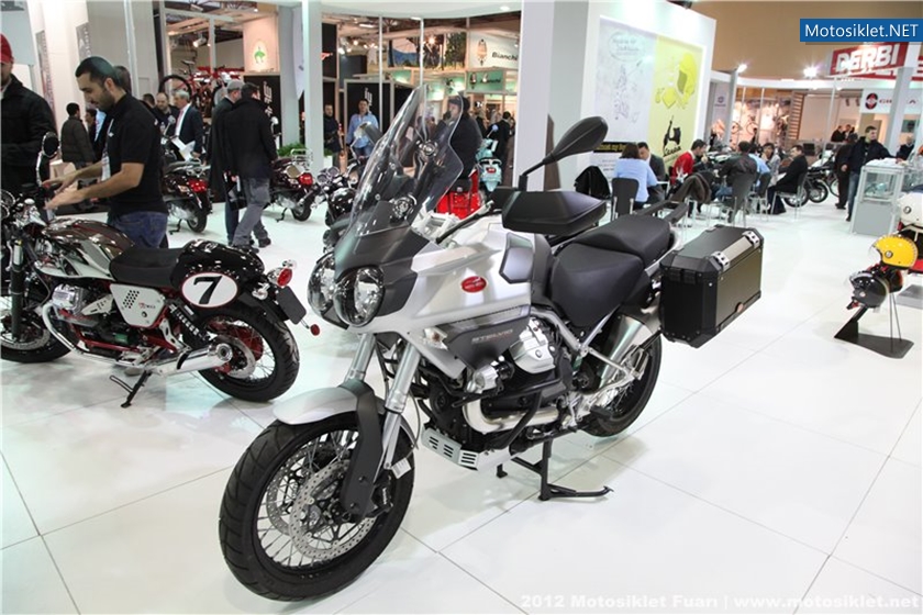 2012-MotosikletFuari-Aprilia-Vespa-Gilera-MotoGuzziStandi-028