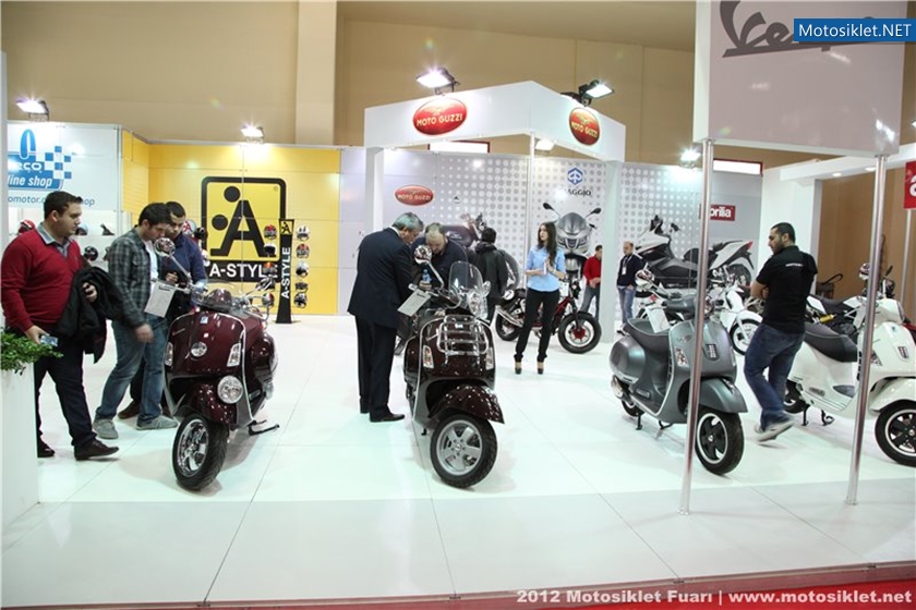 2012-MotosikletFuari-Aprilia-Vespa-Gilera-MotoGuzziStandi-031