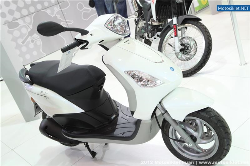 2012-MotosikletFuari-Aprilia-Vespa-Gilera-MotoGuzziStandi-032