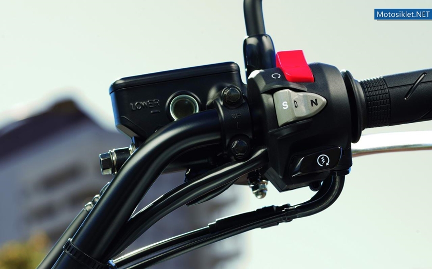 HondaNC700X-2012model-006