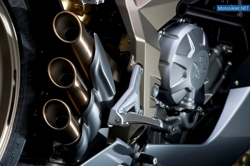 MV-Agusta-F3-675-2012-Model-014