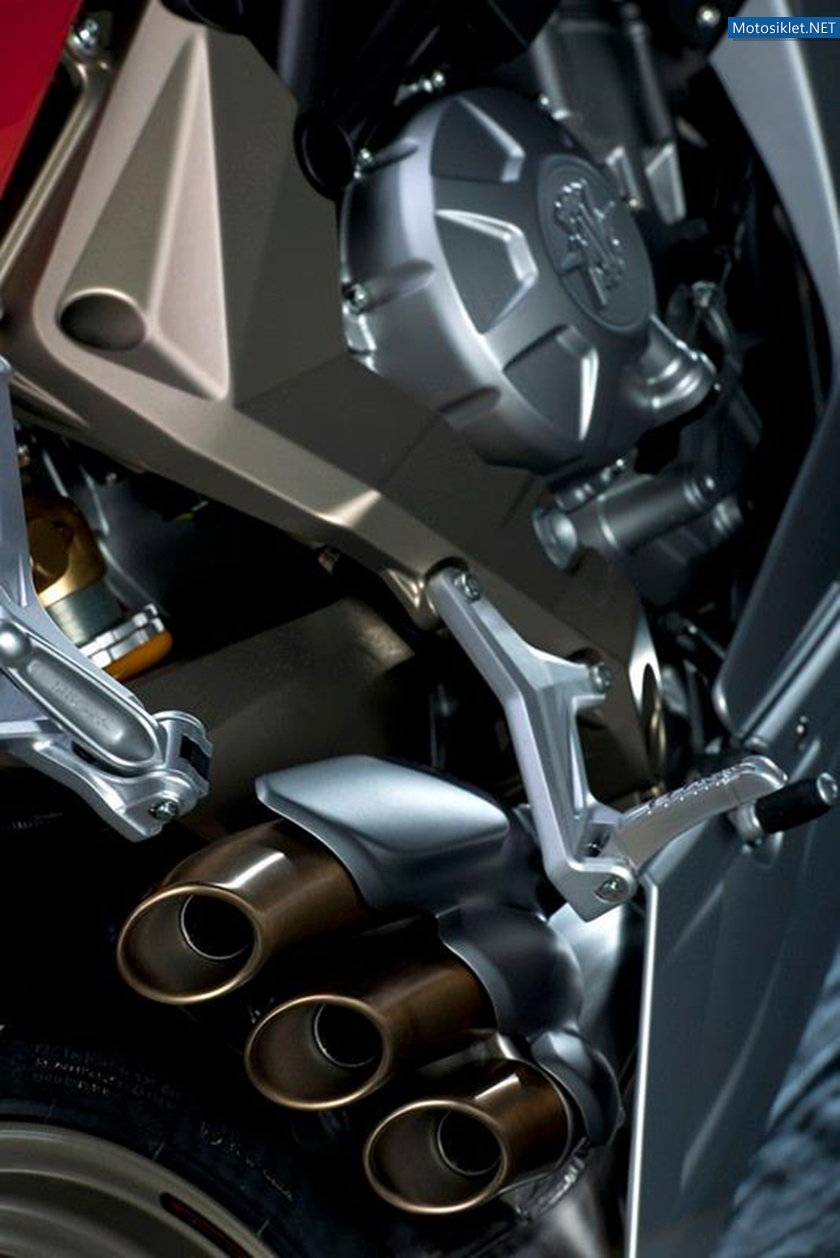 MV-Agusta-F3-675-2012-Model-034